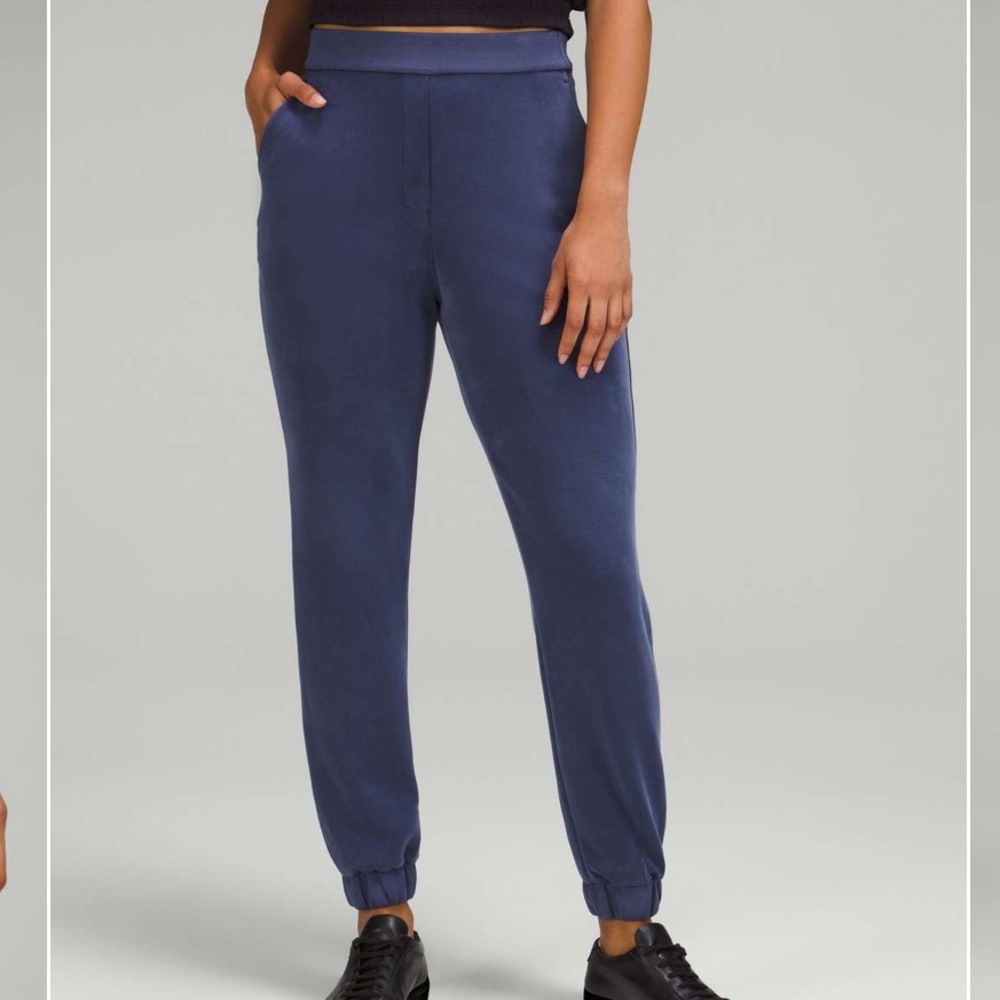 Lululemon Softstreme Relaxed High-Rise Pant - Night Sea - Size 6